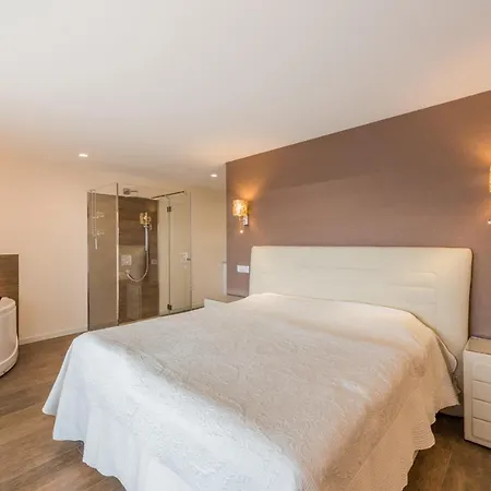 Tesi Apartment *