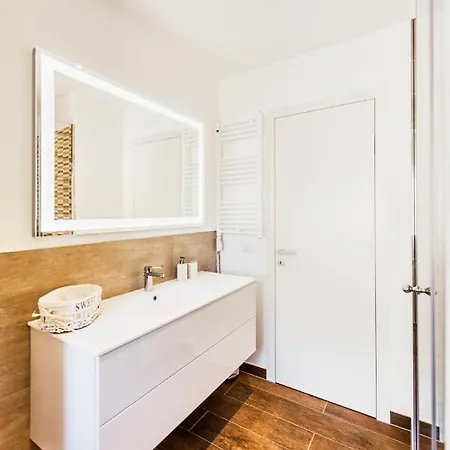 Apartment Tesi