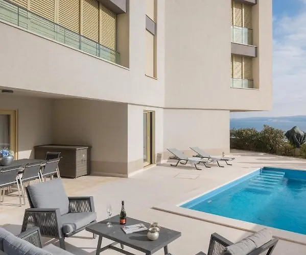 Tesi Διαμέρισμα *