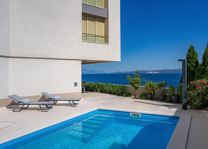 Tesi Διαμέρισμα