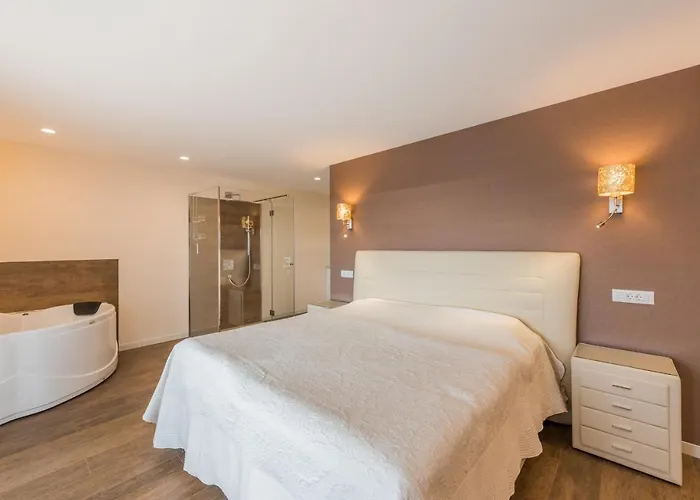 Tesi Διαμέρισμα *