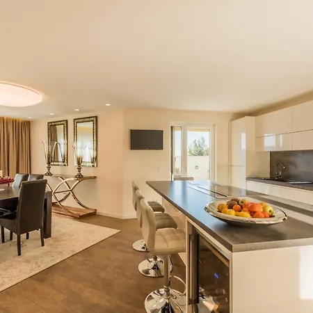 Tesi Apartment *